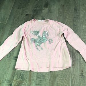 Pink shirt with a sparkling uonicorn